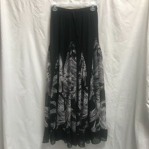 HOLD Black & White Floral Skirt with Sequins
